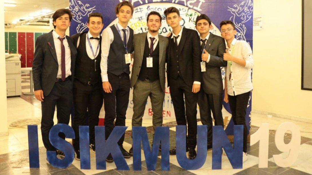 Beşir Balcıoğlu Anadolu Lisesi MUN Konferansı'na Katıldı