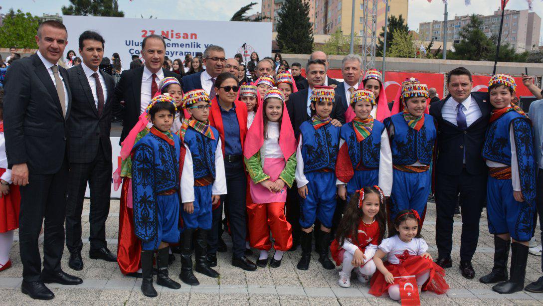 23 Nisan Ulusal Egemenlik ve Çocuk Bayramı Kutlamaları Yapıldı