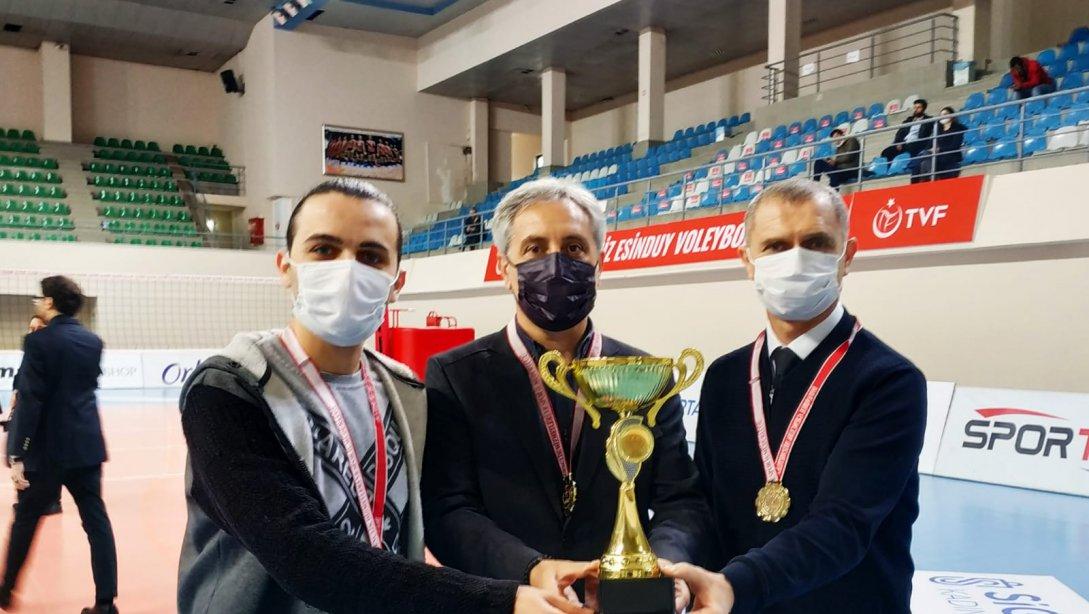 Öğretmeniyle Güzel İstanbul Projesi Kapsamında Santranç Turnuvasında İlçemizin Başarısı