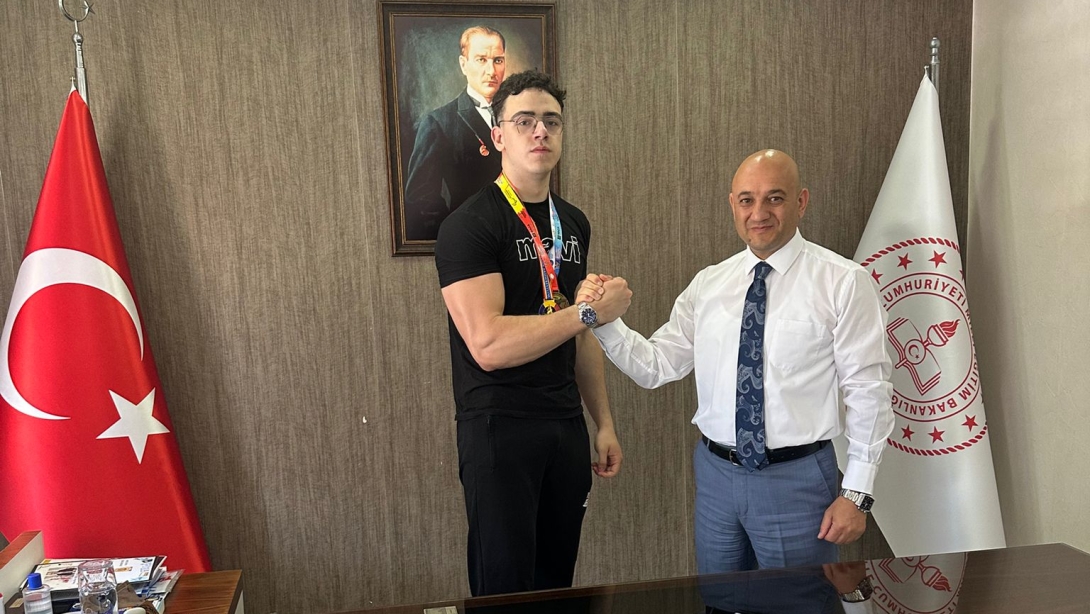 VALİ MUAMMER GÜLER SOSYAL BİLİMLER LİSESİ ÖĞRENCİMİZDEN BÜYÜK BAŞARI